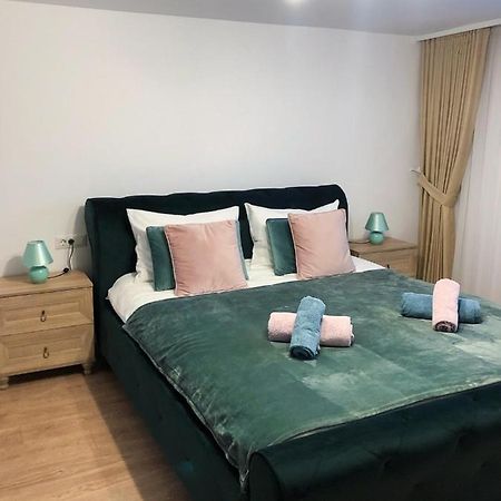 Ultra Central Apartment, Free Parking Oradea - Stray Cats Экстерьер фото